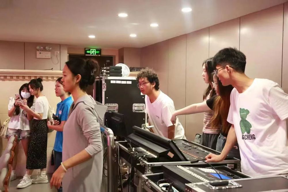 6fc930f0a5b745eda247499f5dd2306a.jpg 6fc930f0a5b745eda247499f5dd2306a.jpg