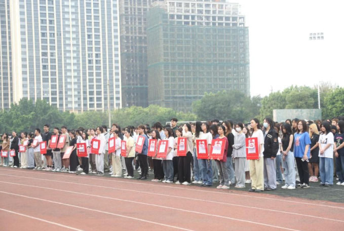 65aad058be82476bb5abd953842ef5ff.png 65aad058be82476bb5abd953842ef5ff.png