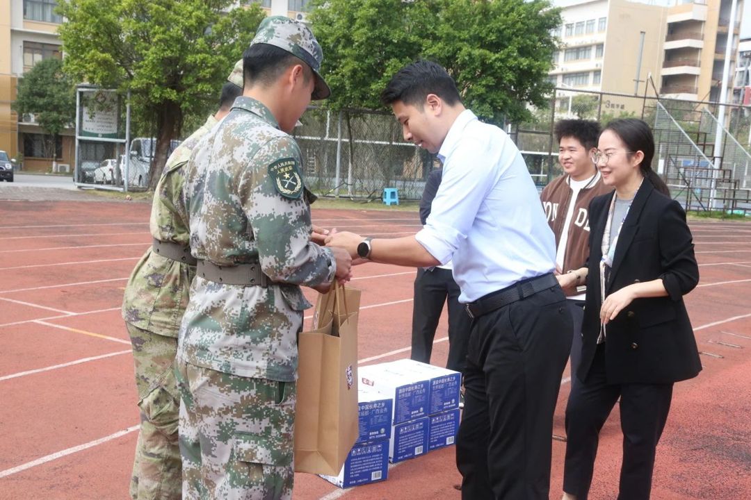 2ee71e29e6454339b310565f1a1f9d9f.jpg 2ee71e29e6454339b310565f1a1f9d9f.jpg